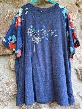 Women’s Plus Floral Flutter Bell Sleeve Tee  - Navy with cats/paw prints - 3XL